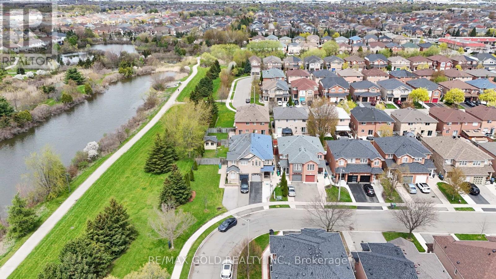 44 BAHA CRESCENT - 1