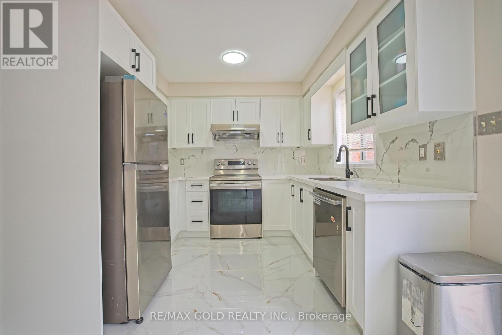 44 BAHA CRESCENT - 14