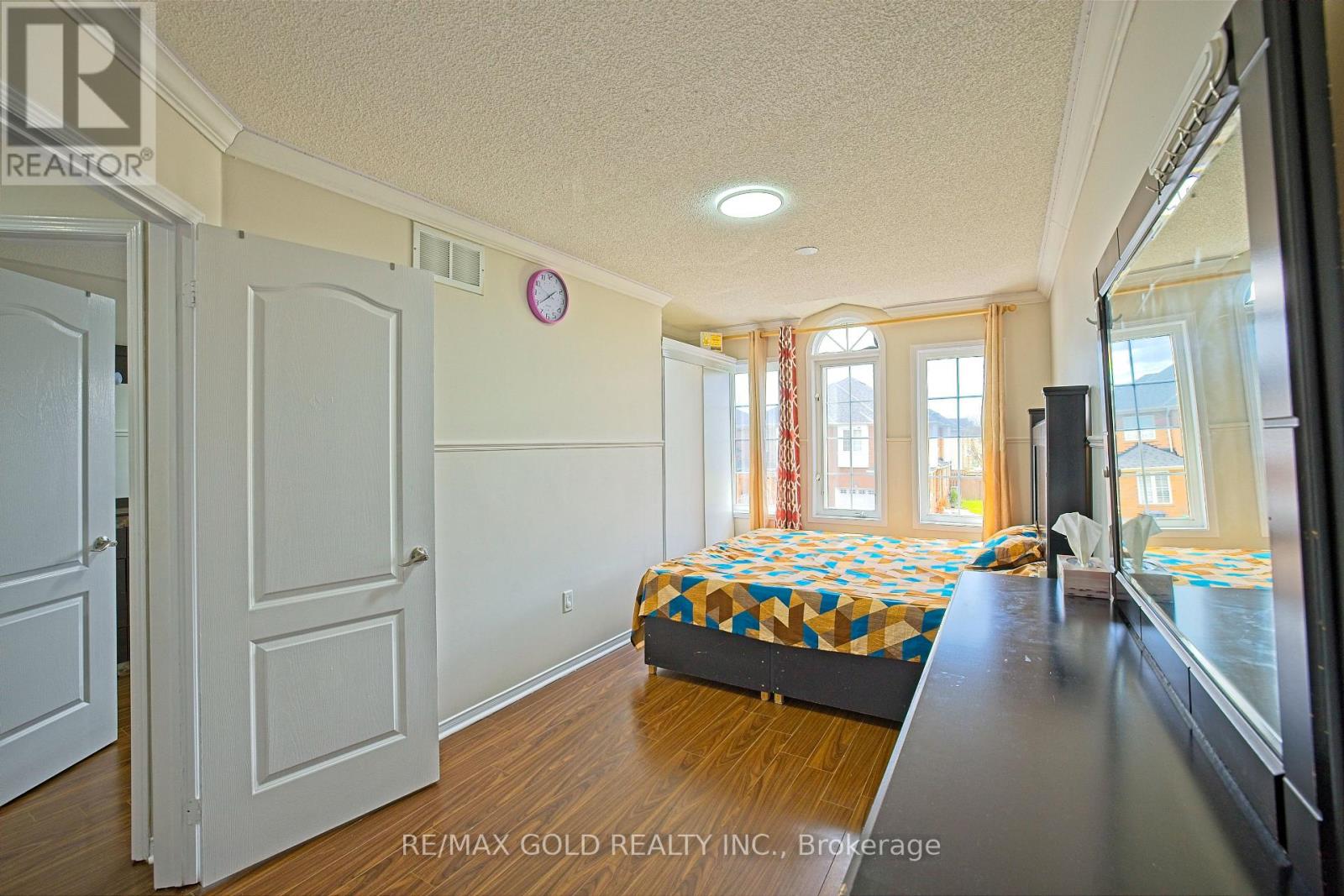 44 BAHA CRESCENT - 18
