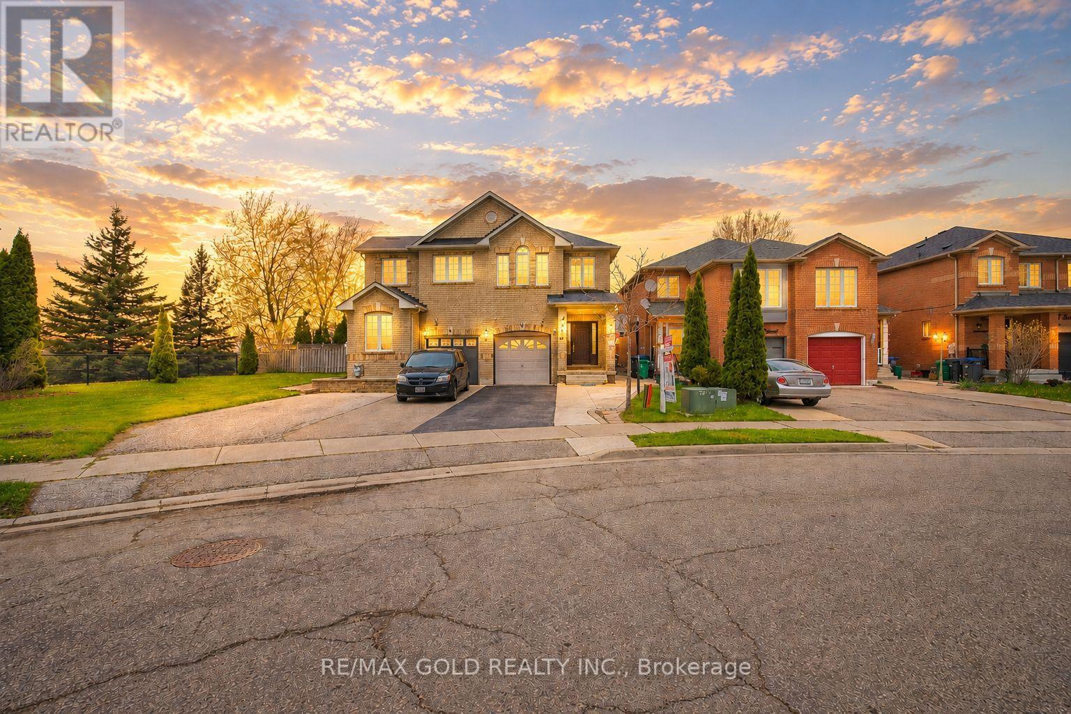 44 BAHA CRESCENT - 2