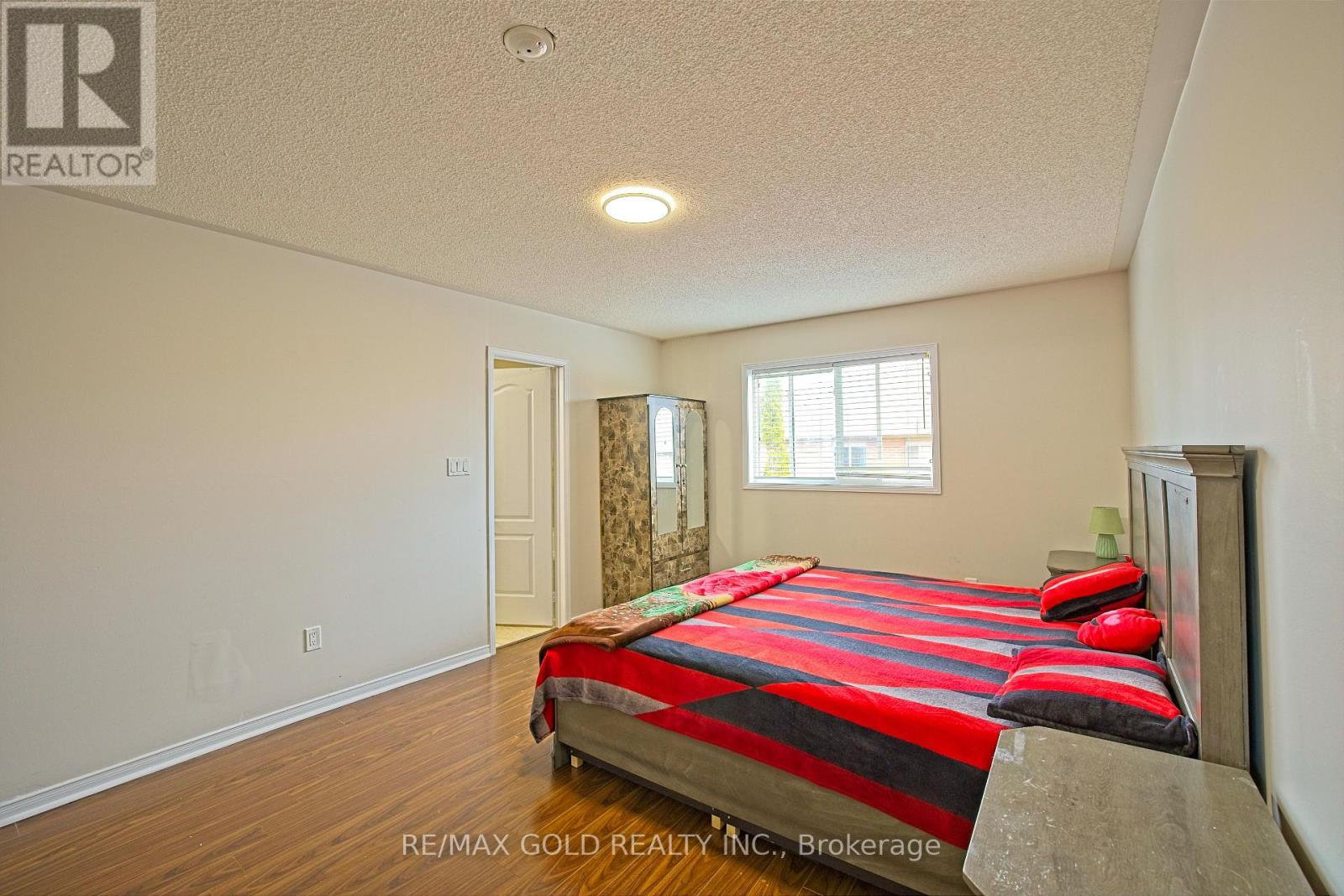 44 BAHA CRESCENT - 24
