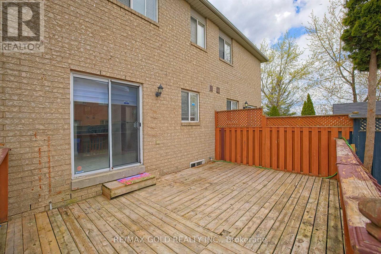44 BAHA CRESCENT - 36