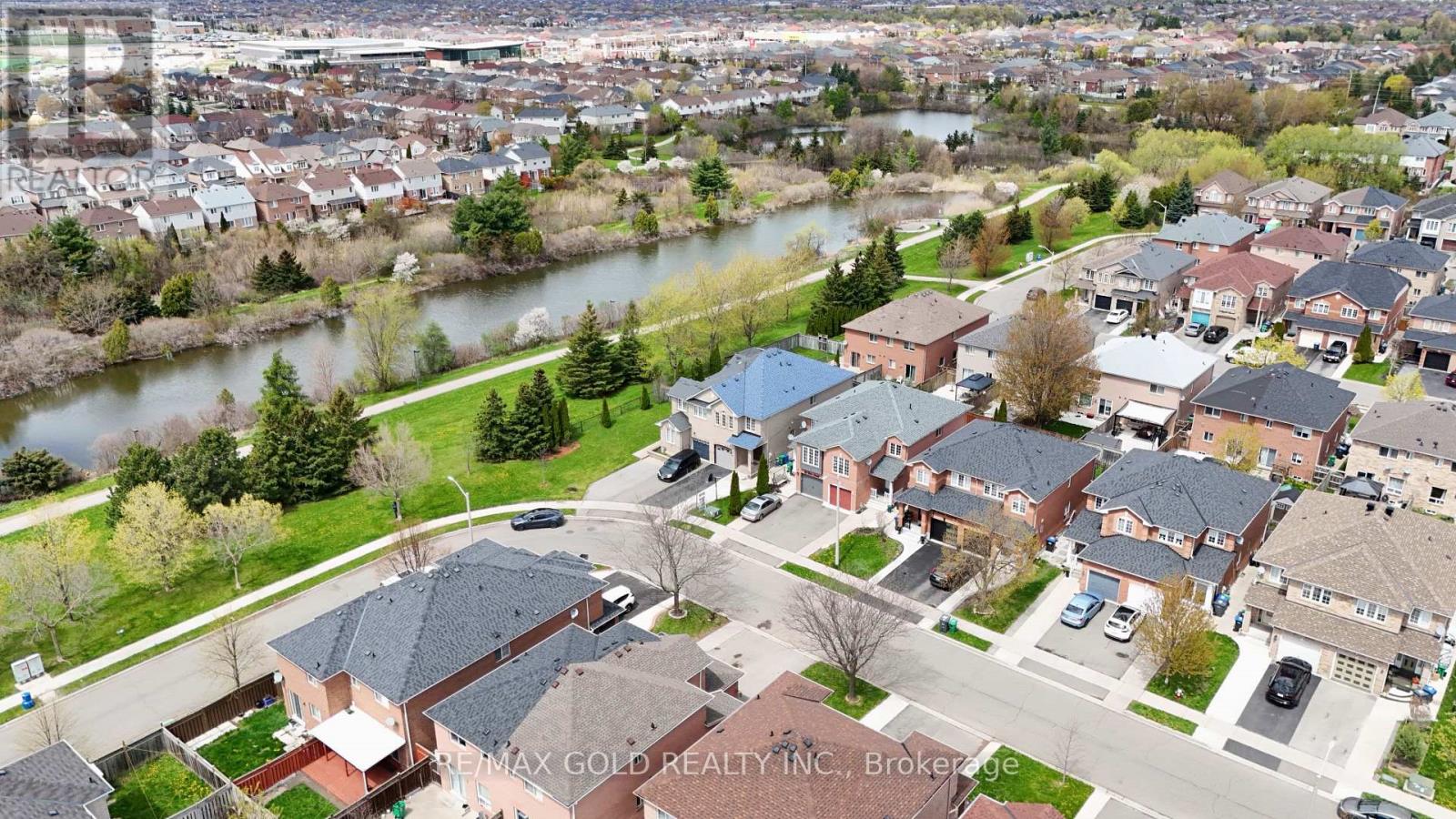 44 BAHA CRESCENT - 39