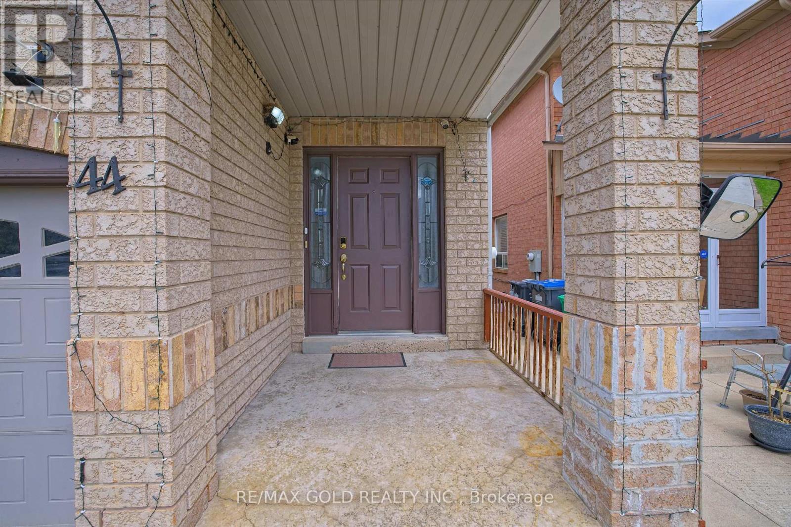 44 BAHA CRESCENT - 4