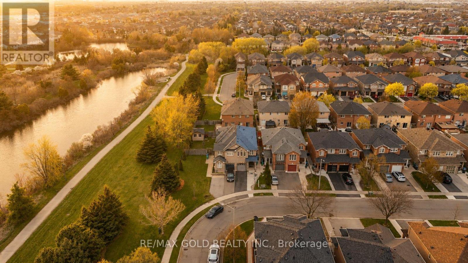 44 BAHA CRESCENT - 43