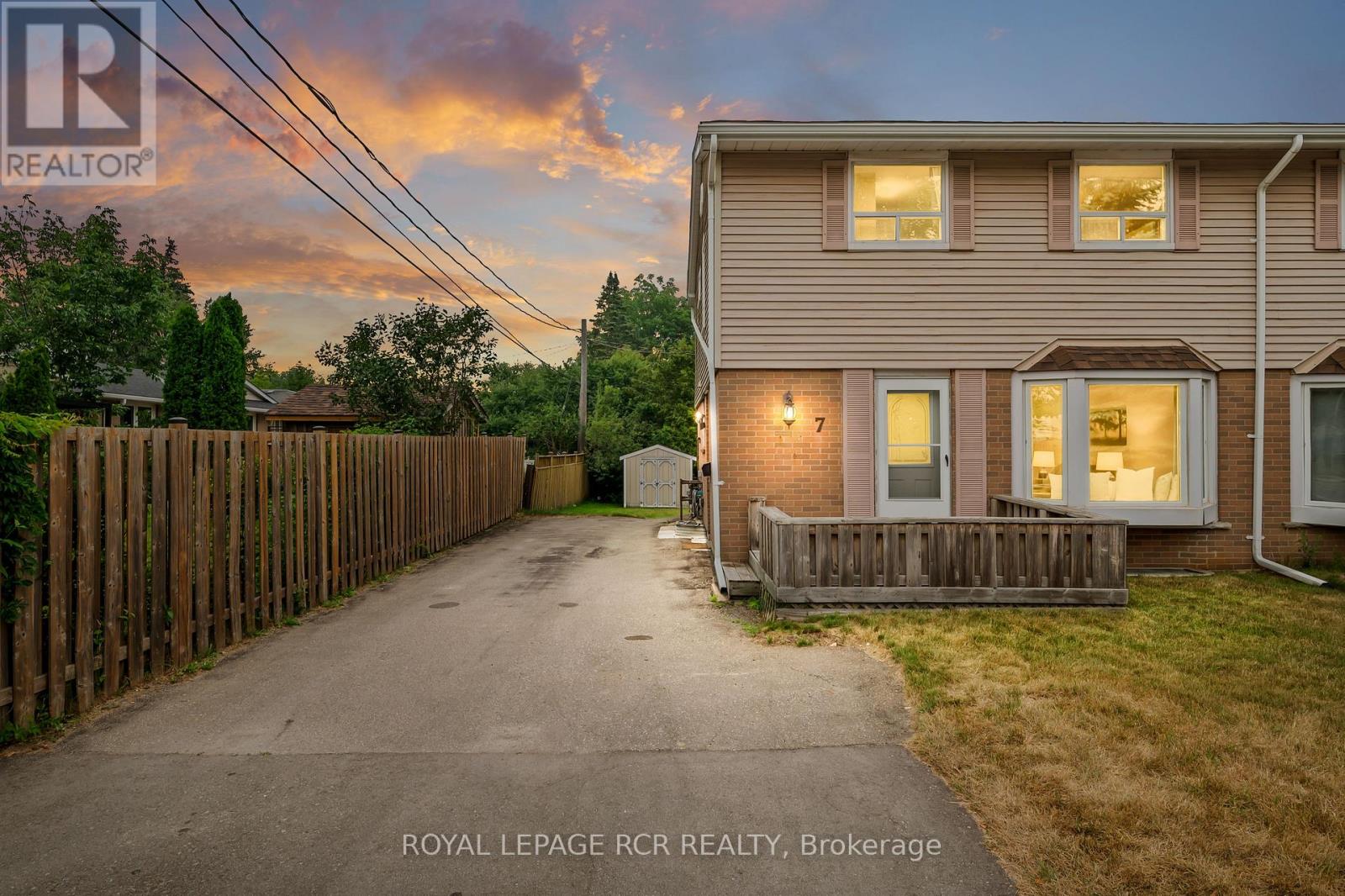 7 CARDWELL STREET - 1