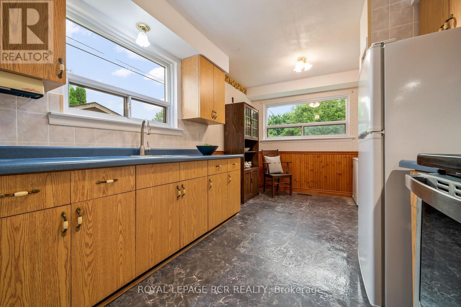 7 CARDWELL STREET - 10