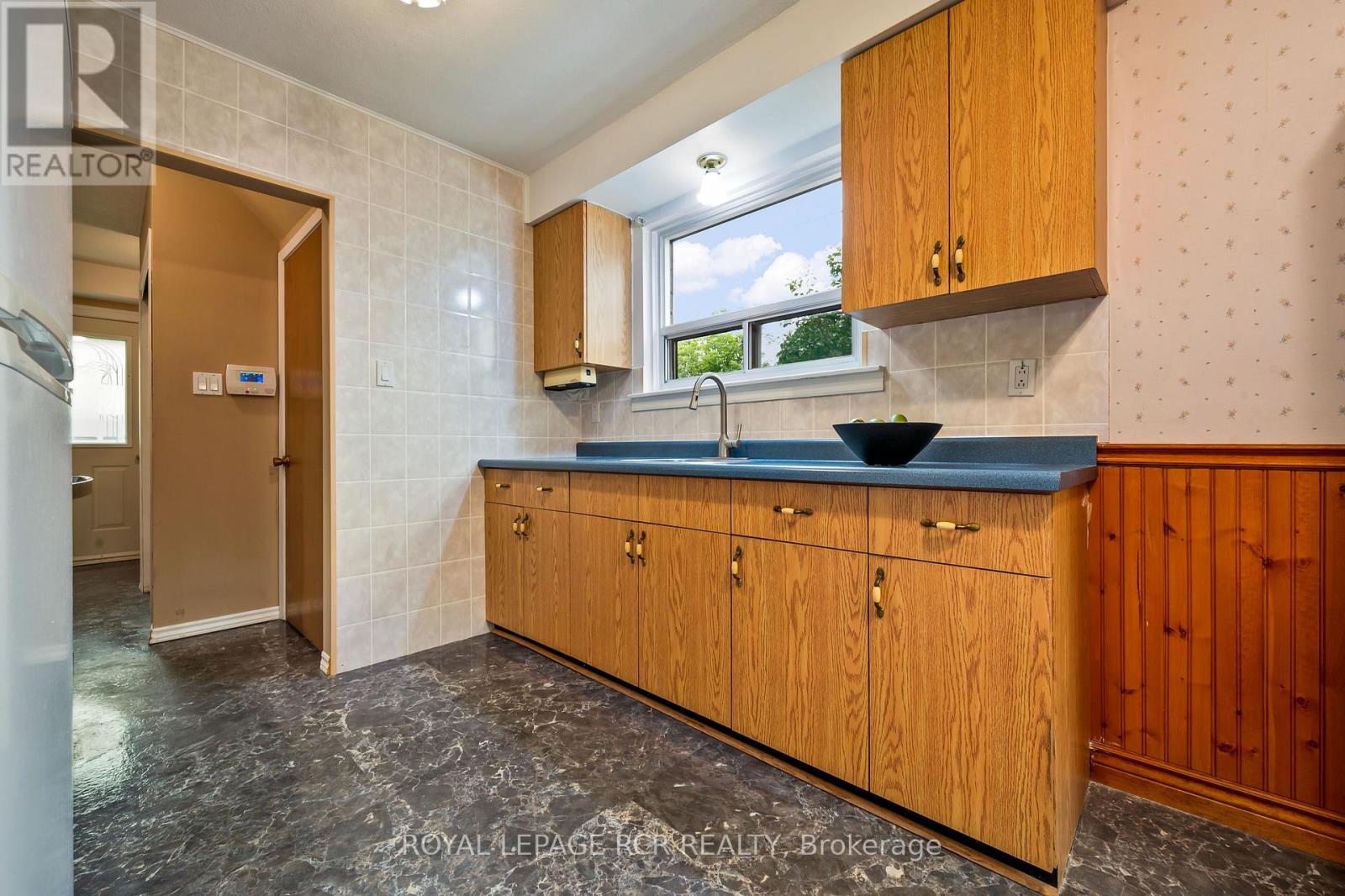 7 CARDWELL STREET - 11
