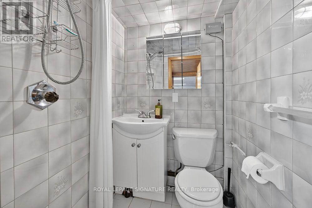 124 EILEEN AVENUE - 18