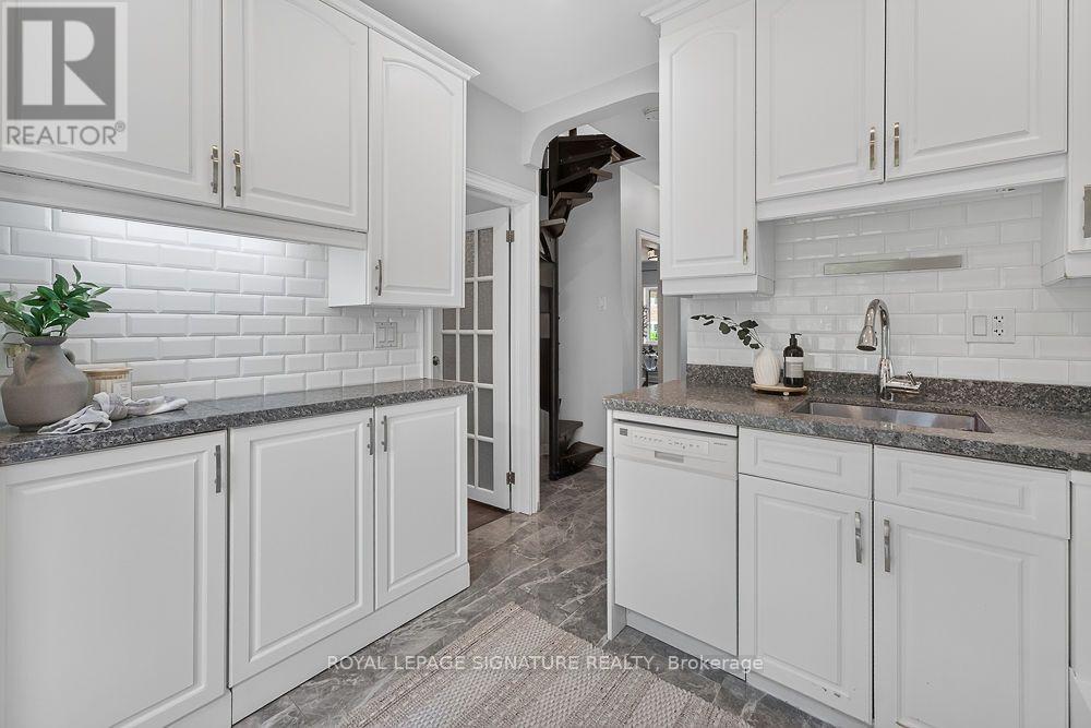 124 EILEEN AVENUE - 8