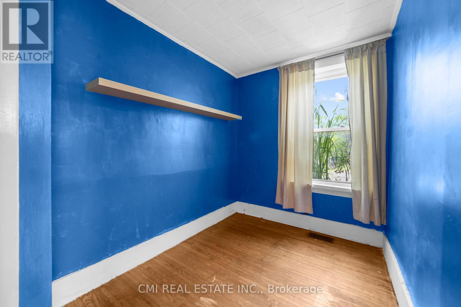 120 SECOND AVENUE E - 15