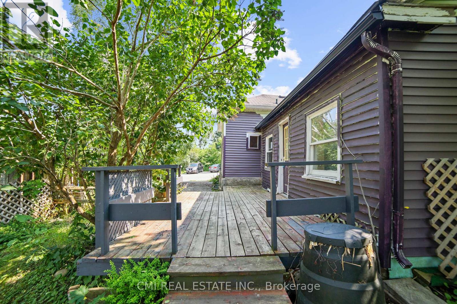 120 SECOND AVENUE E - 22