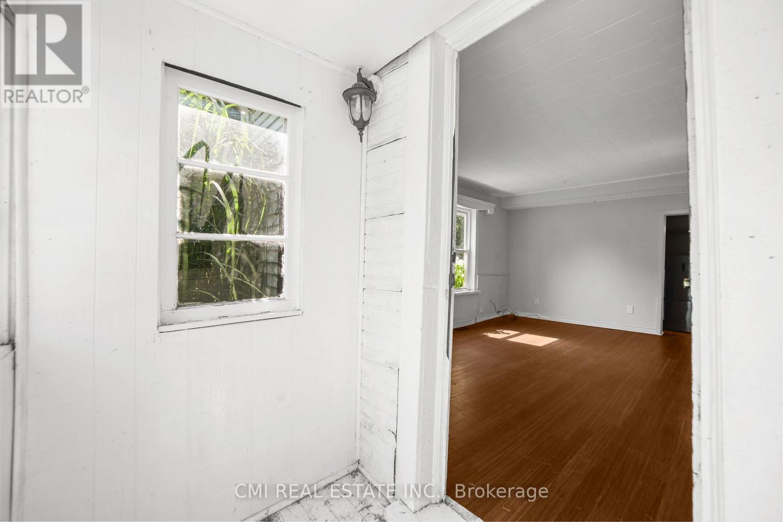 120 SECOND AVENUE E - 7