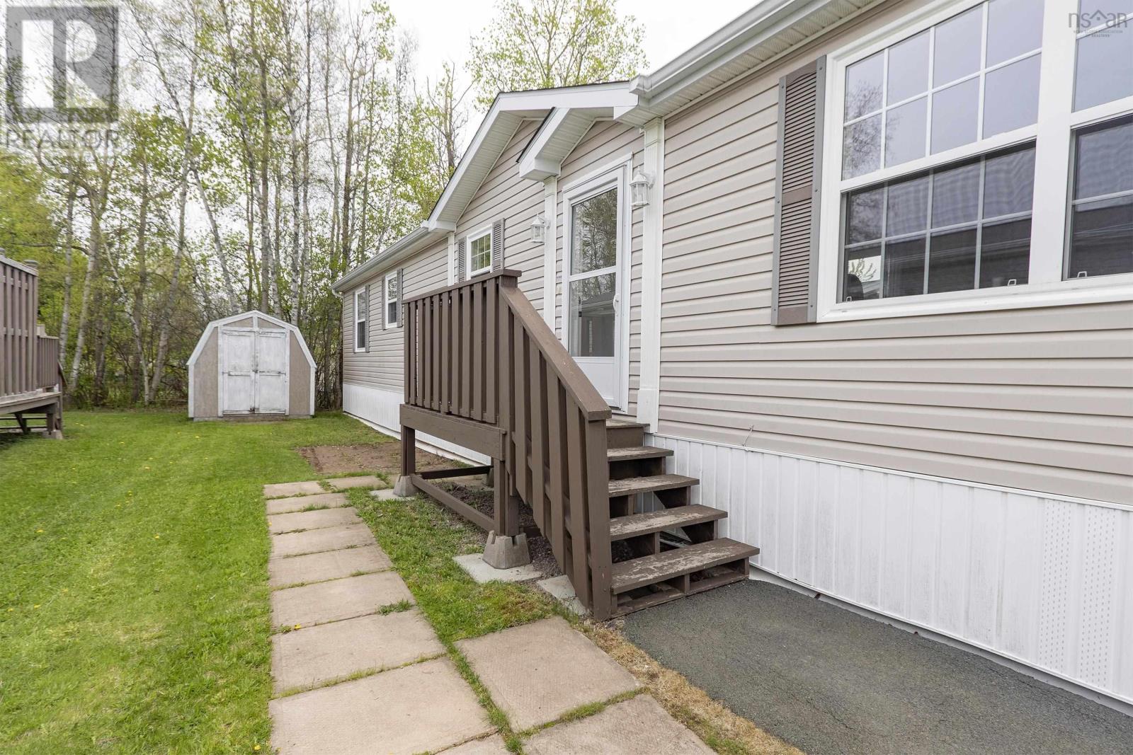 25 Pinehurst Street - 2