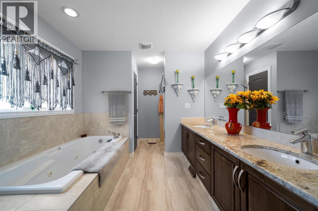 2605 57 Street - 21