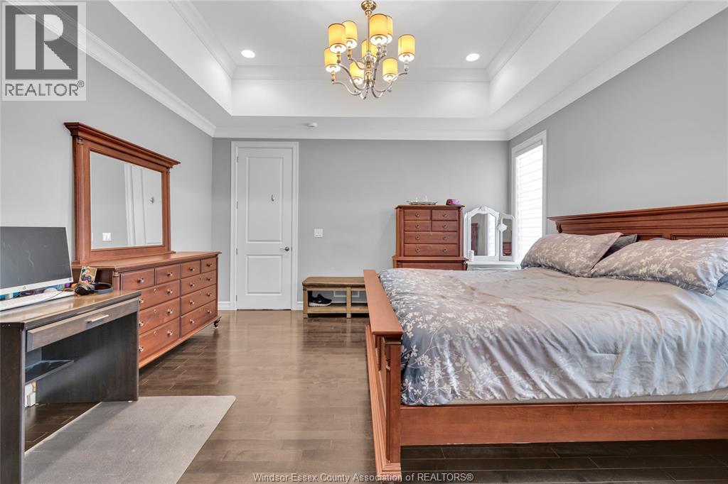 2 MALIBU DRIVE - Image 15