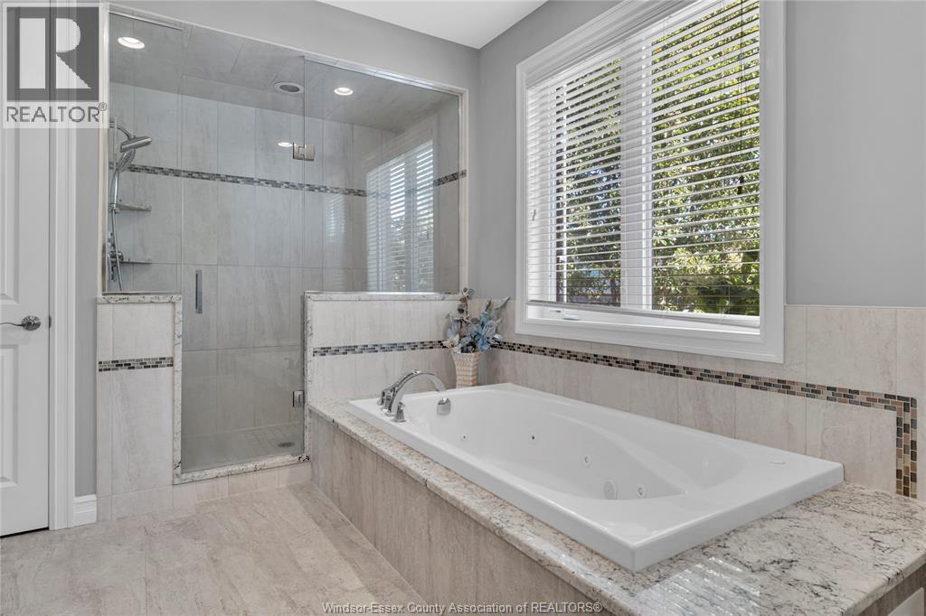 2 MALIBU DRIVE - Image 18