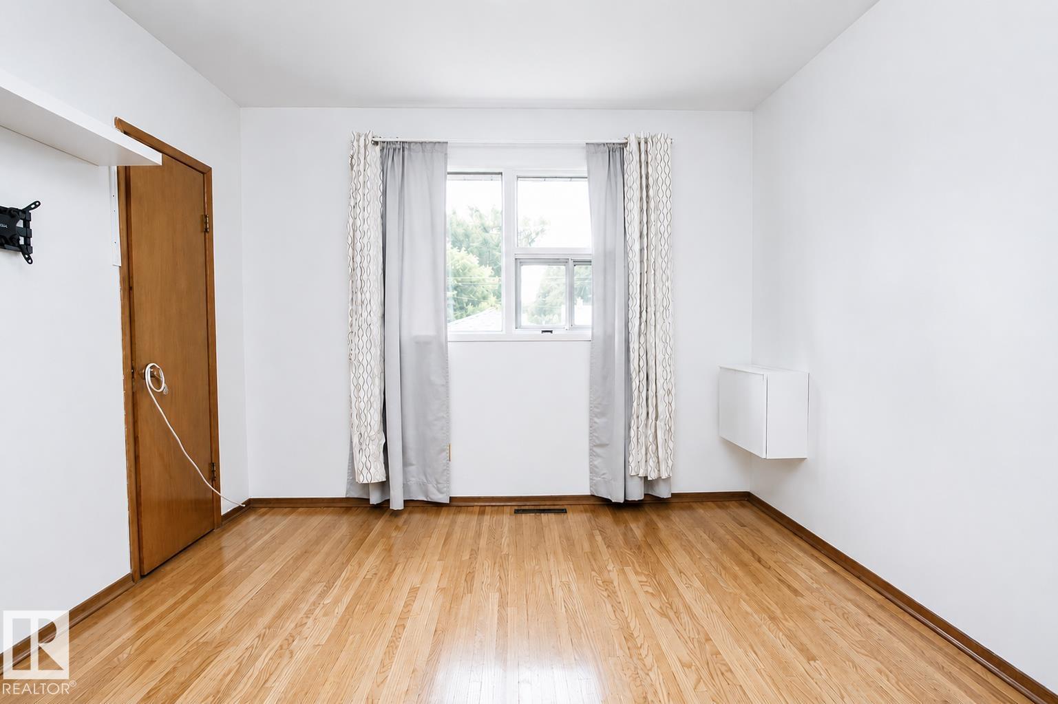 11220 68 ST NW - 14