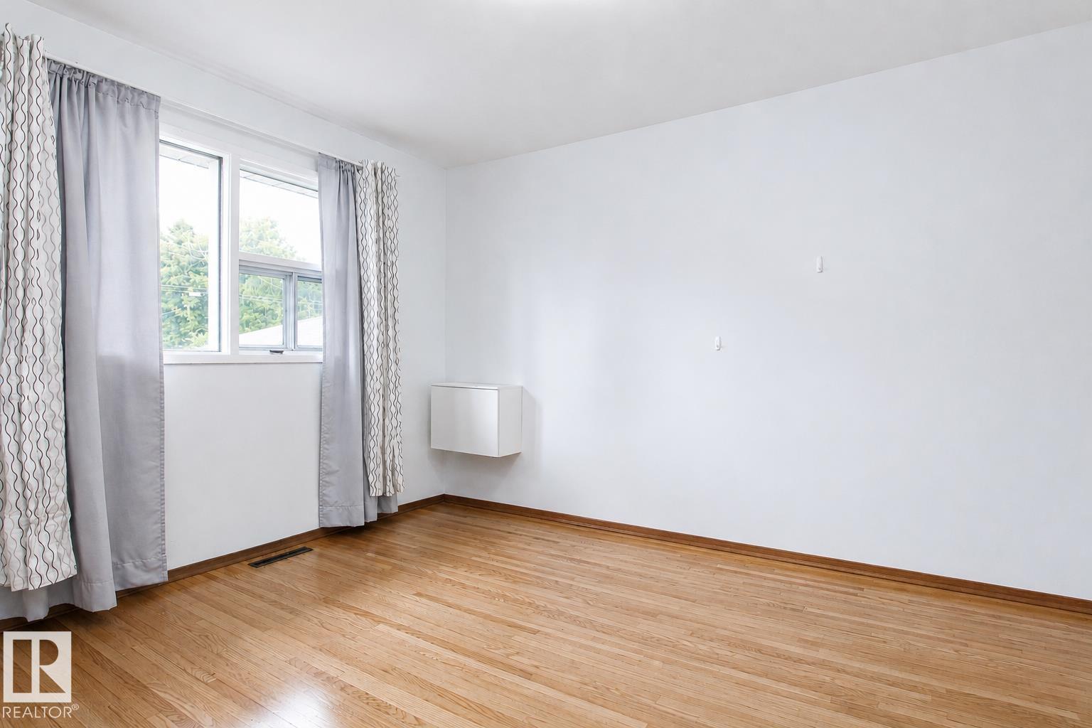 11220 68 ST NW - 15