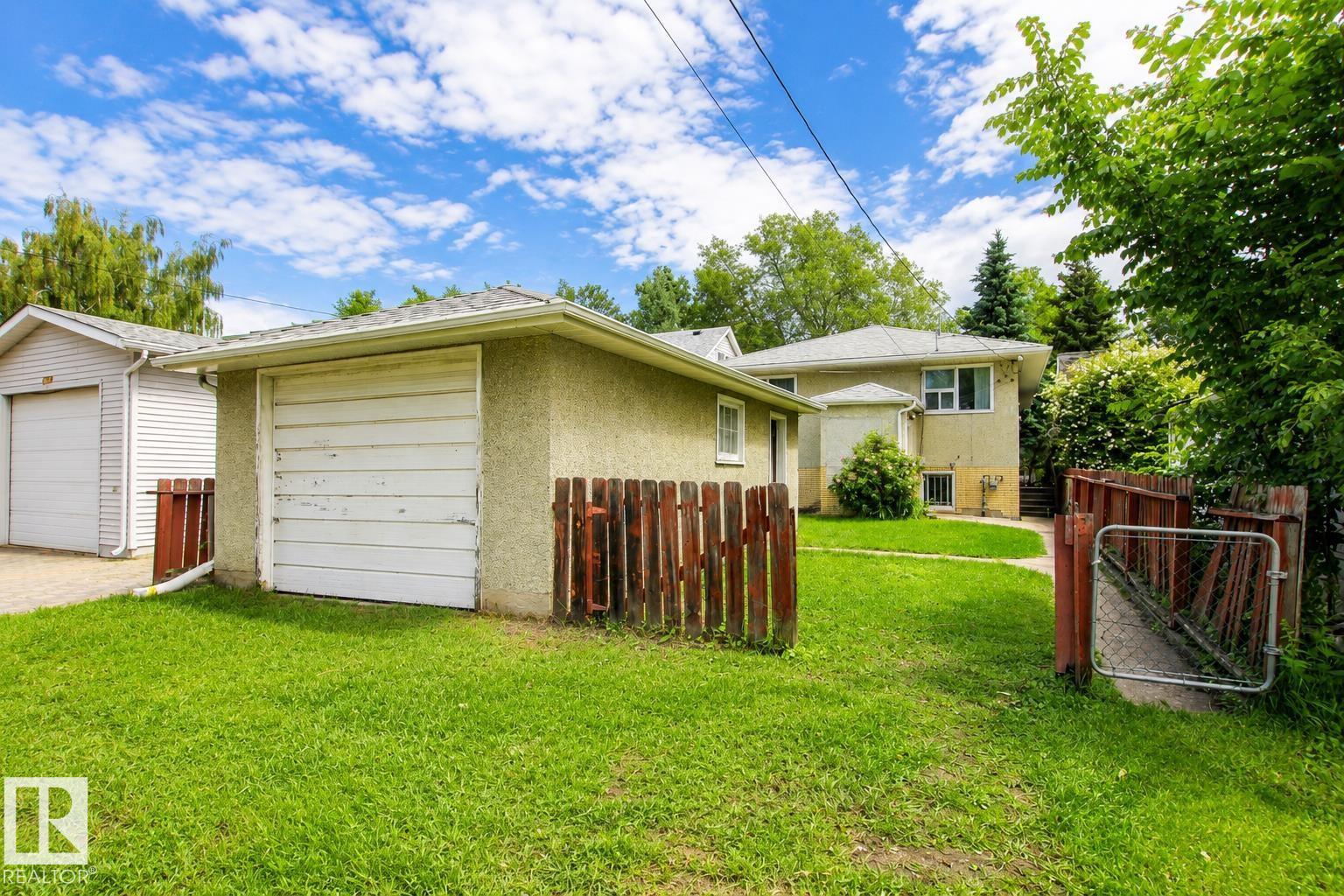 11220 68 ST NW - 32