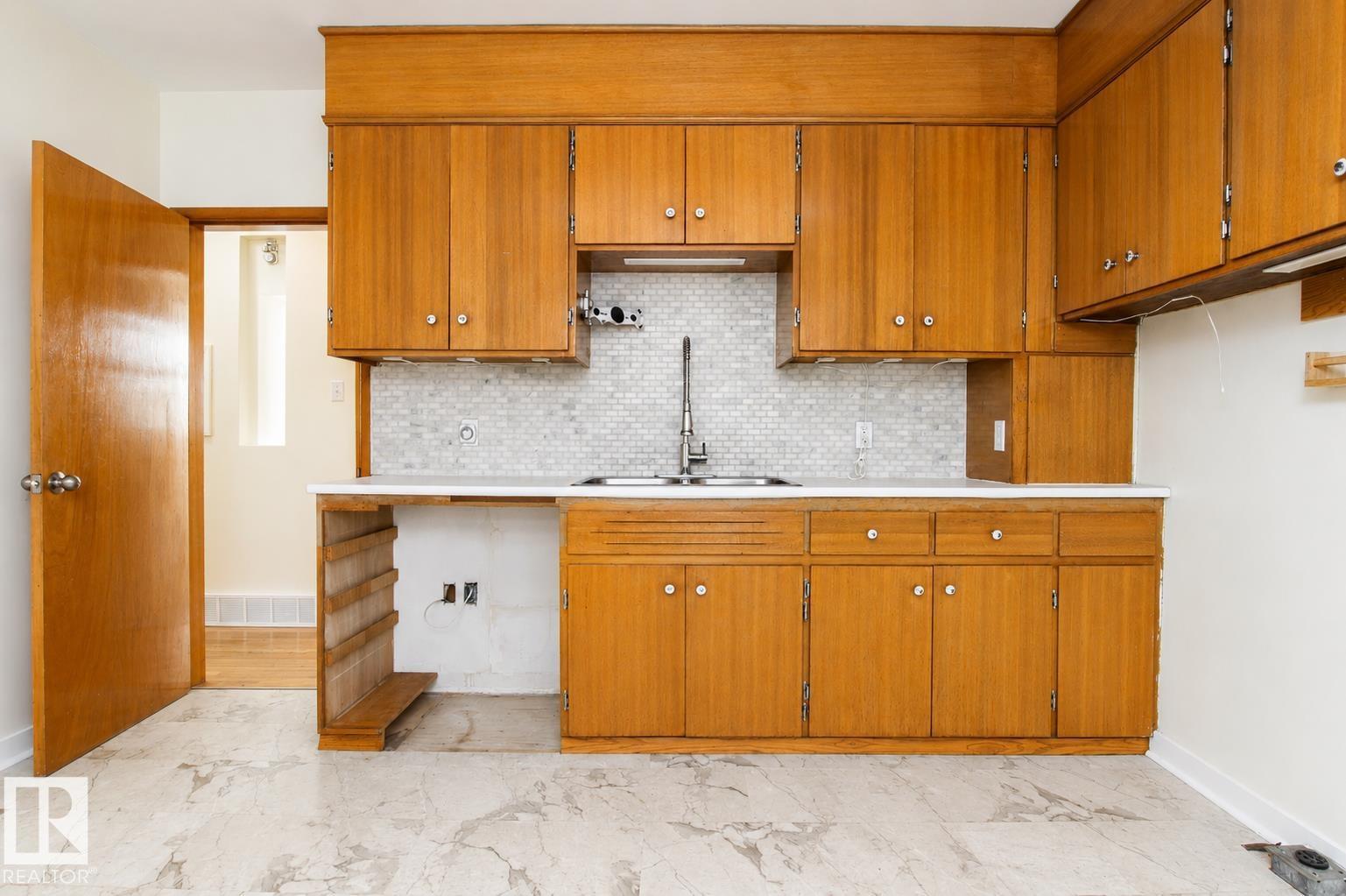 11220 68 ST NW - 20