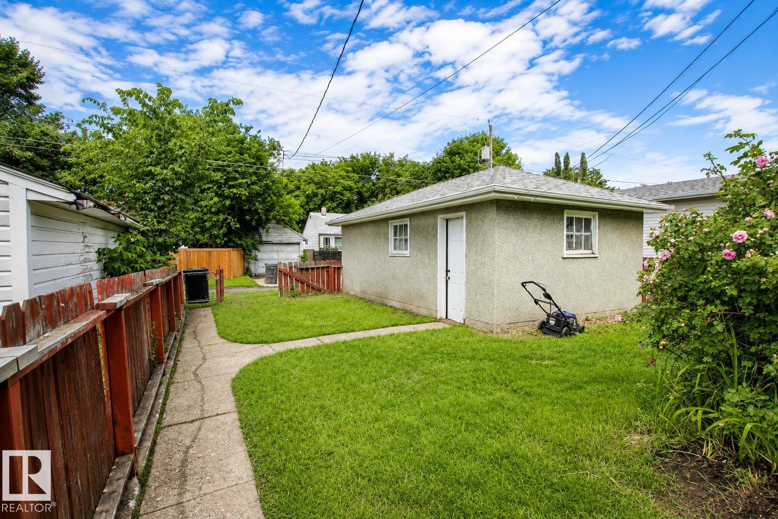 11220 68 ST NW - 30