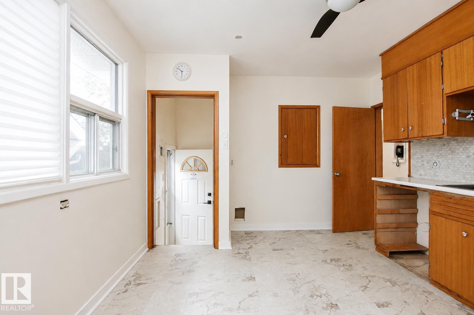 11220 68 ST NW - 18