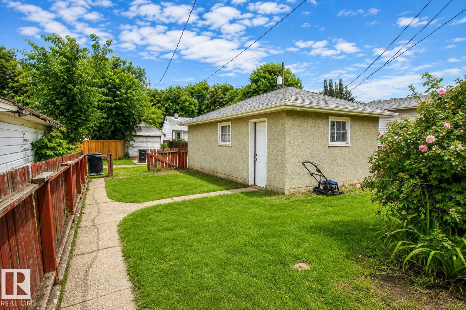 11220 68 ST NW - 31