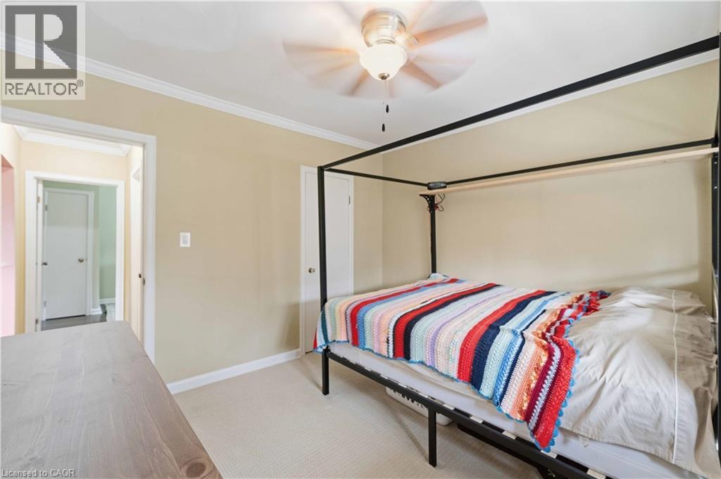 #23 231 MACNAB Street S - 13