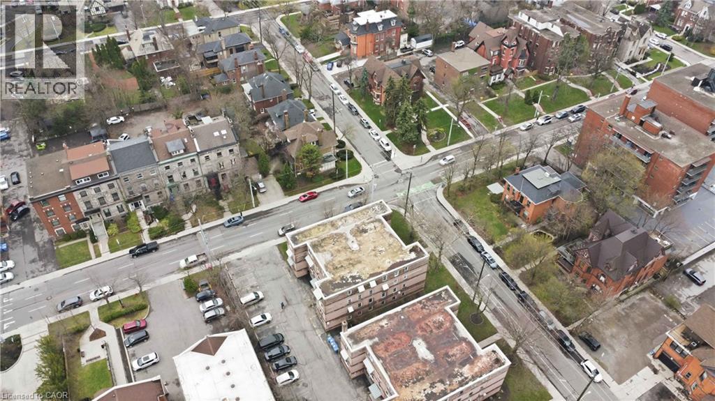 #23 231 MACNAB Street S - 20