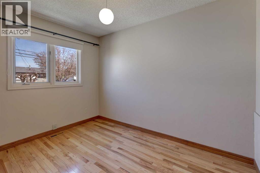 2328 Munro Drive NE - 21