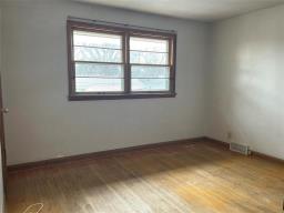 Primary Bedroom - 246 Church Avenue, Winnipeg, MB R2W1B8 Photo 6