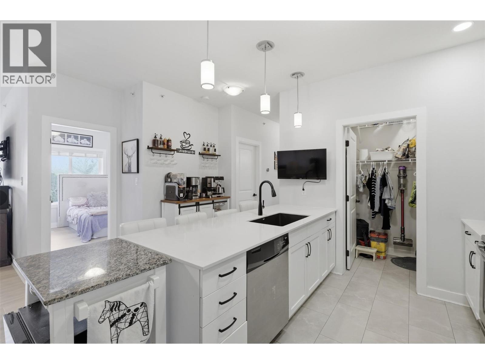 #512 5170 Dallas Drive - 3