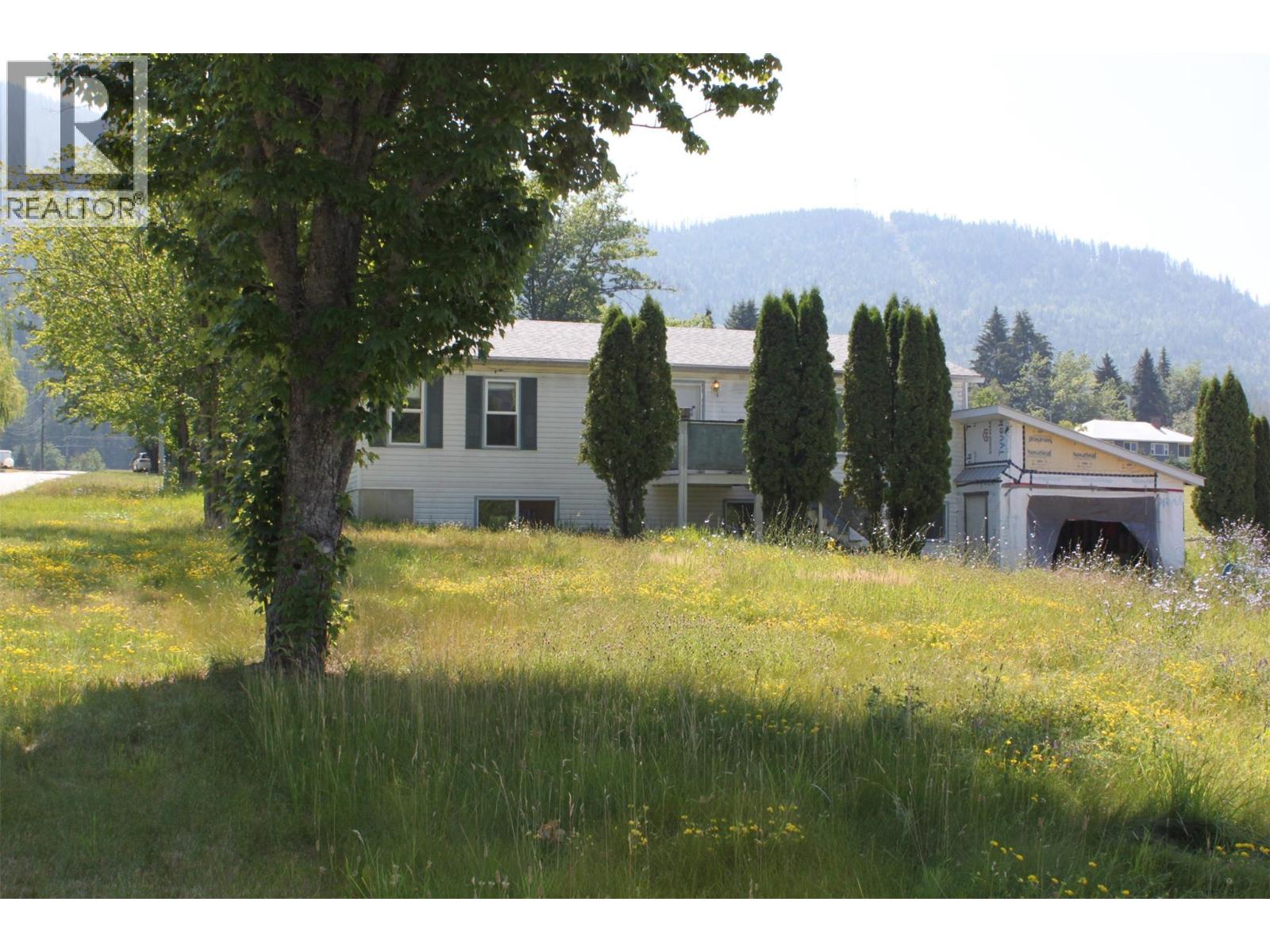 129 Oak Street - 1