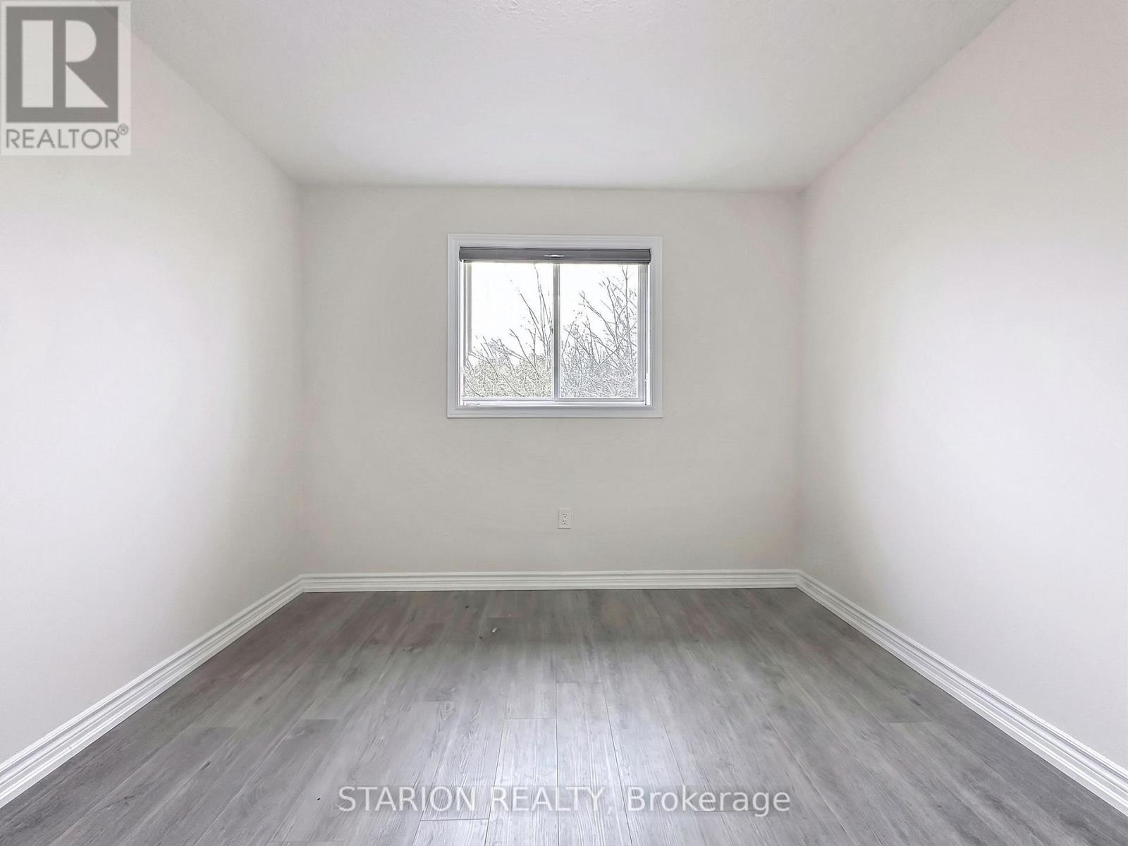 #13 345 GLANCASTER ROAD - 20