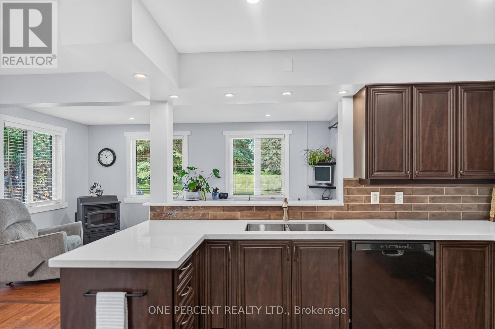412 MANITOBA STREET - Image 19