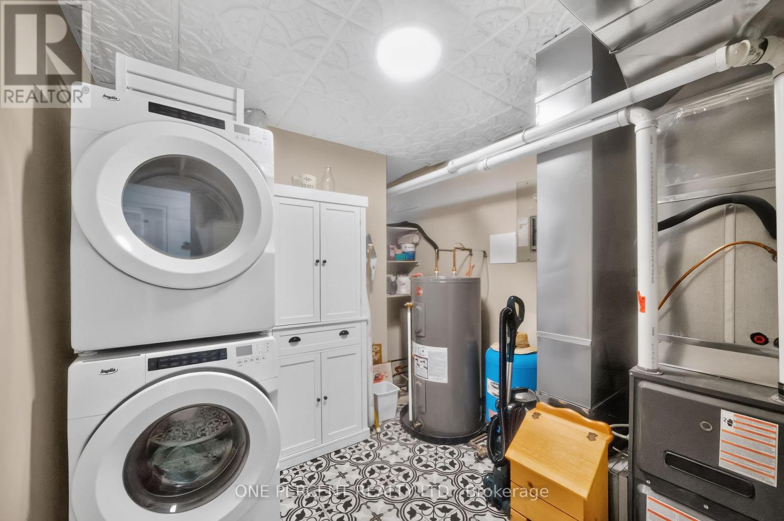 412 MANITOBA STREET - Image 32