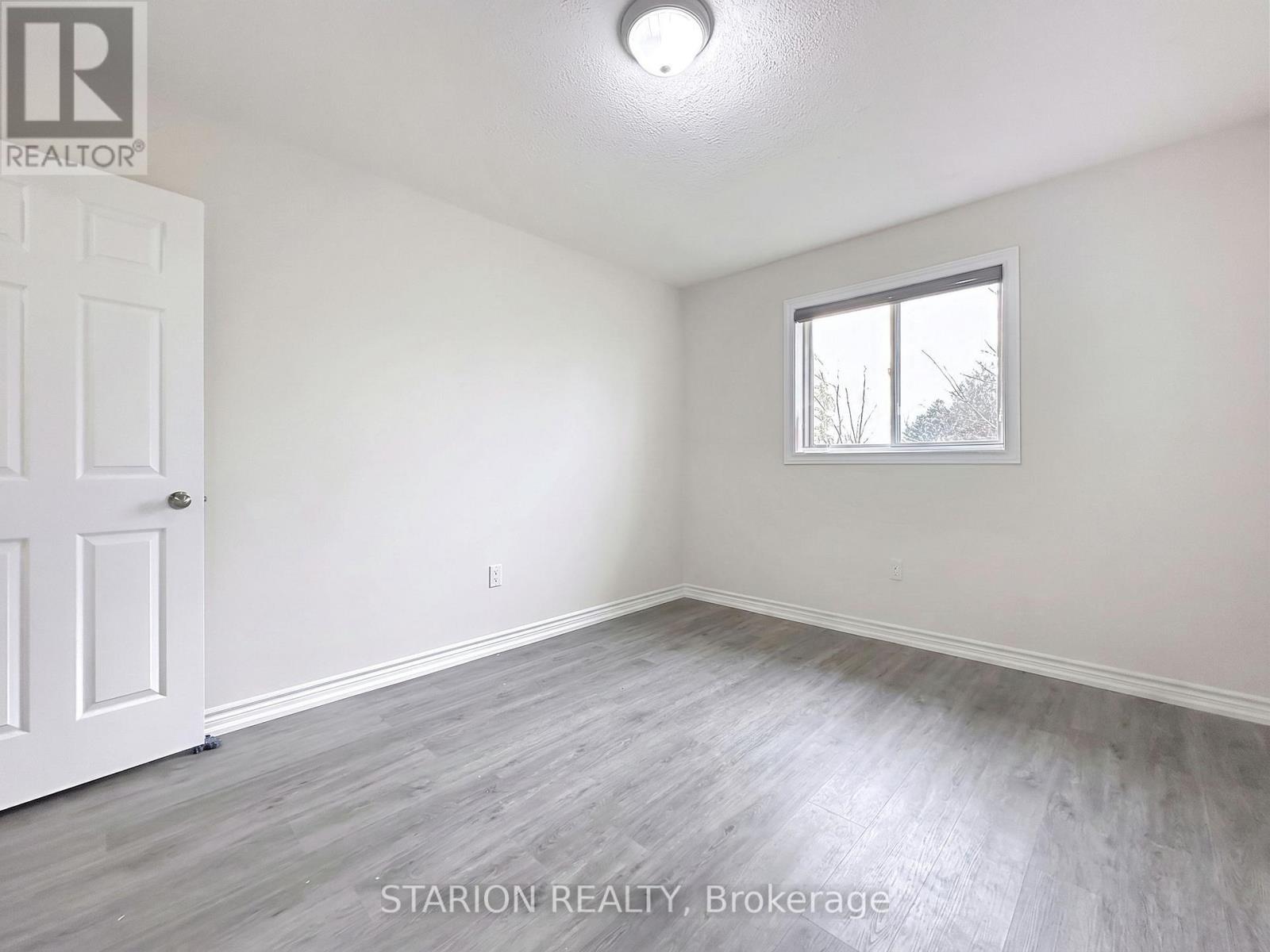 #13 345 GLANCASTER ROAD - 17