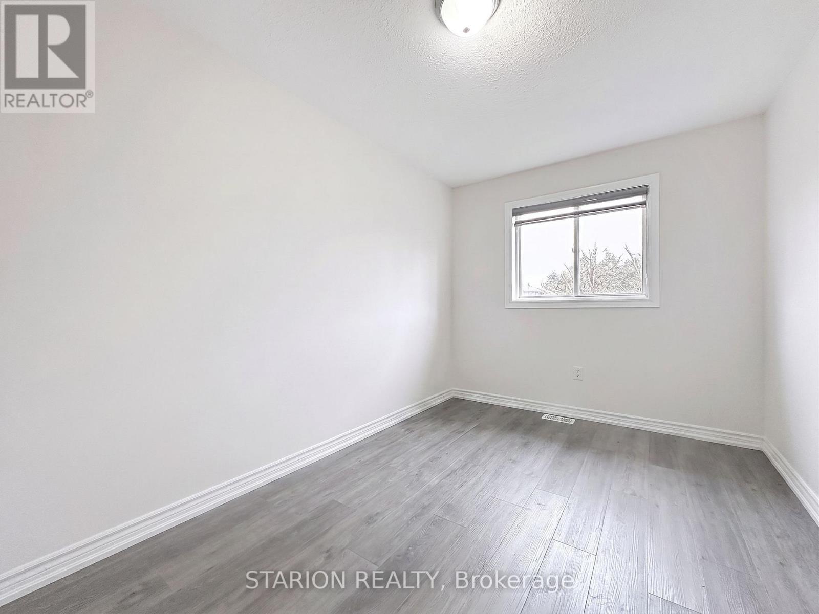 #13 345 GLANCASTER ROAD - 22