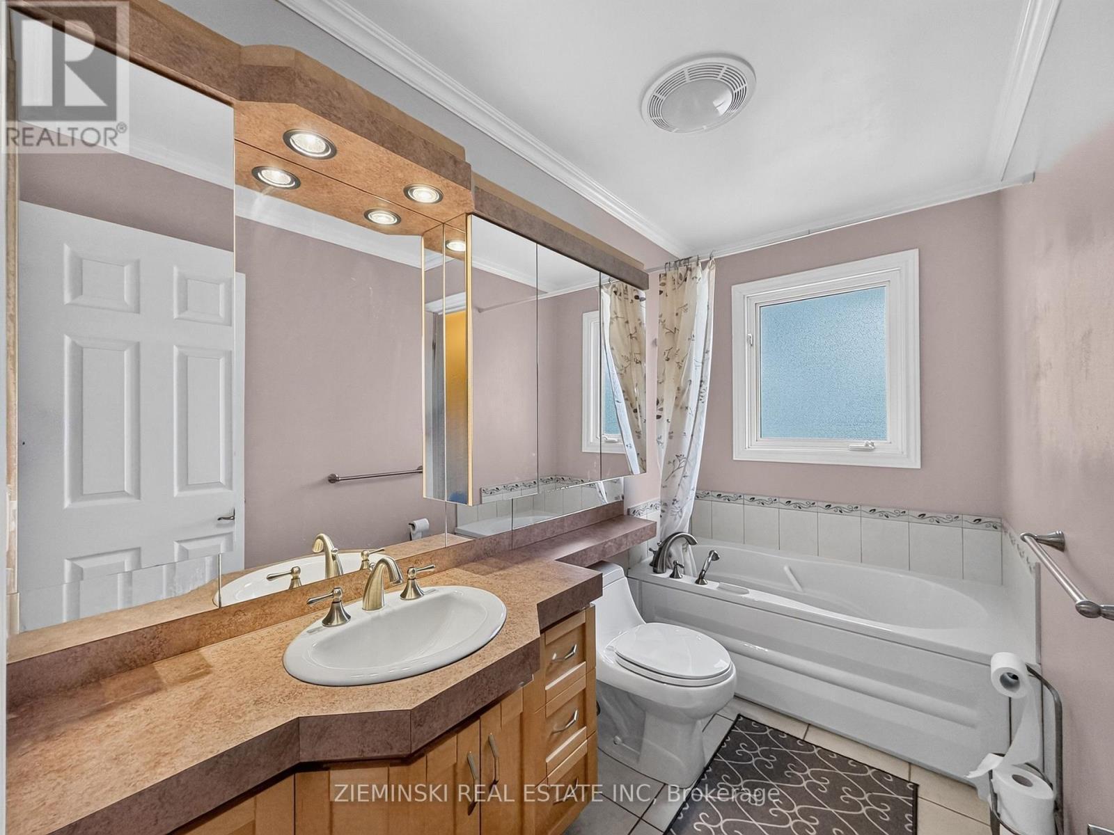 374 NOSOV DRIVE - 18