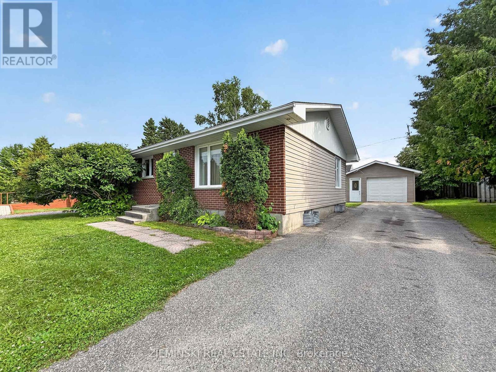 374 NOSOV DRIVE - 29