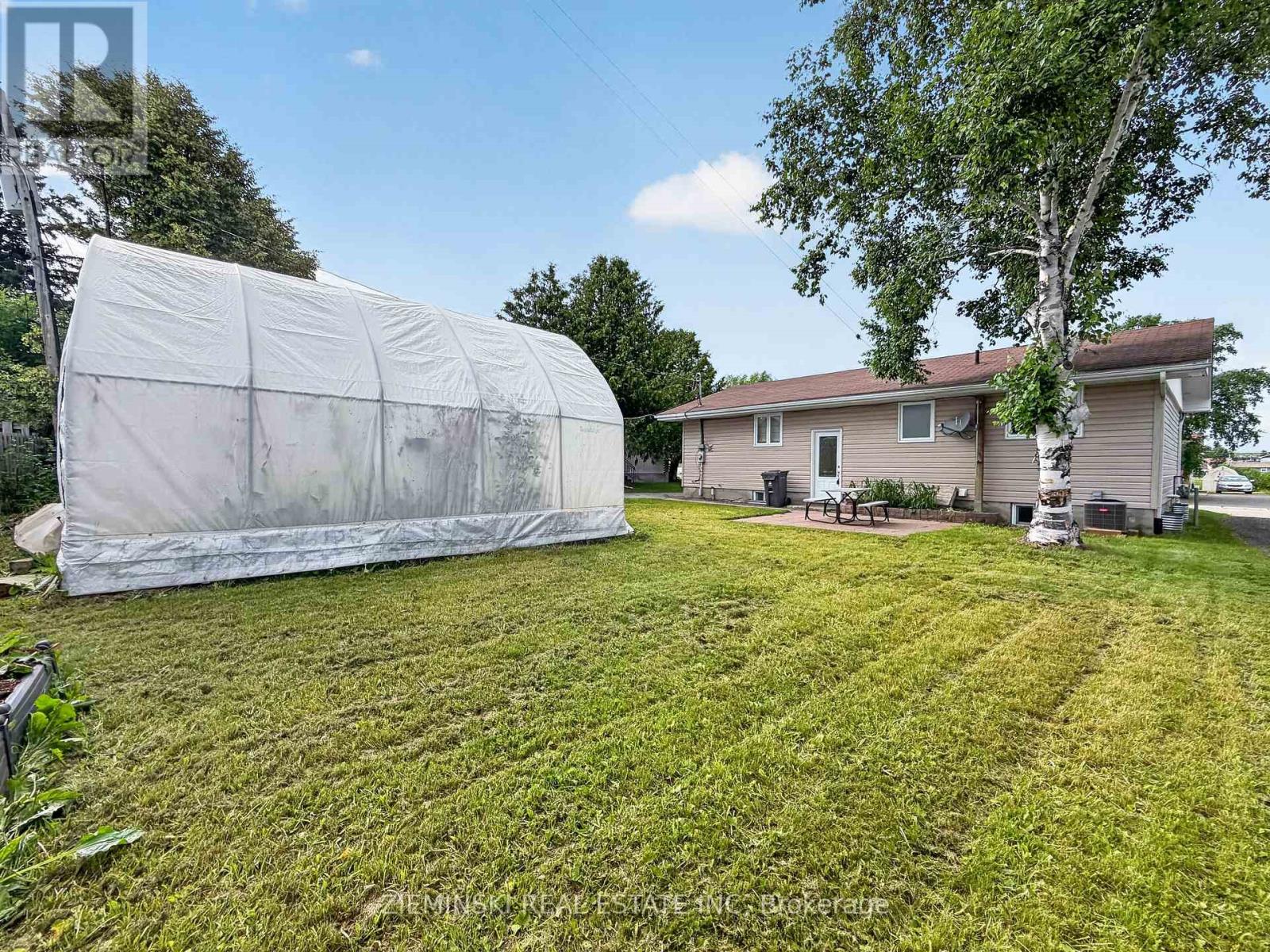 374 NOSOV DRIVE - 4