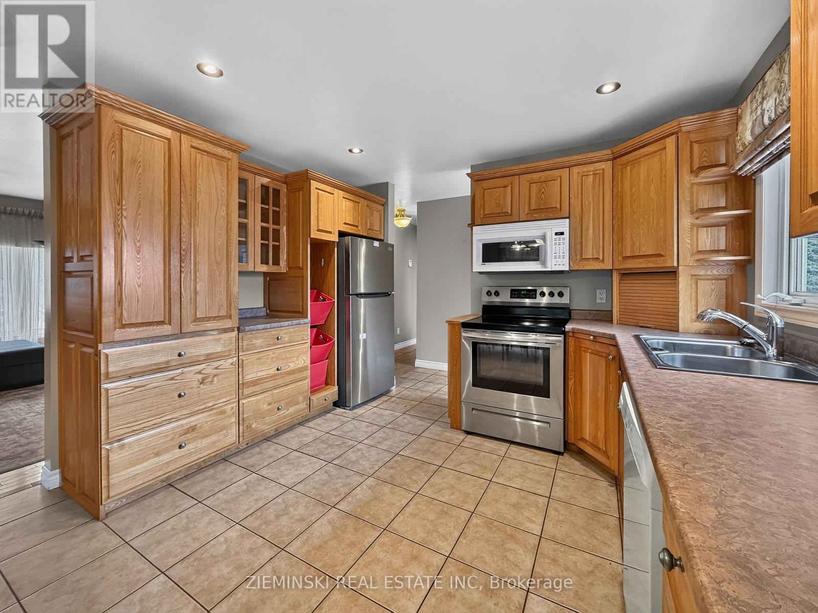 374 NOSOV DRIVE - 7