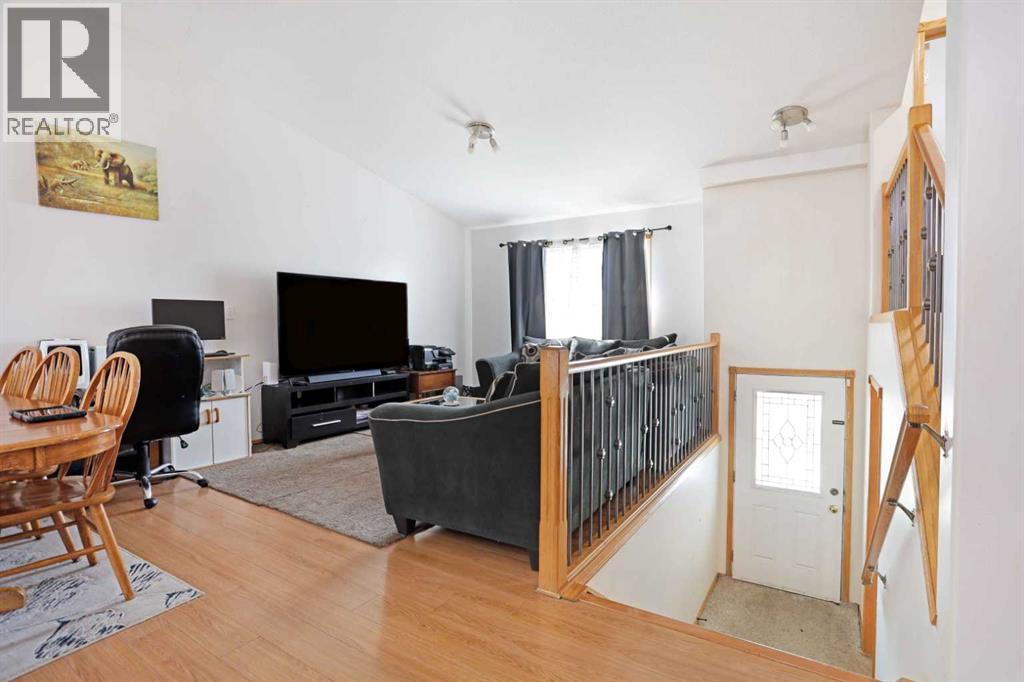 12 Upland Place W - 5