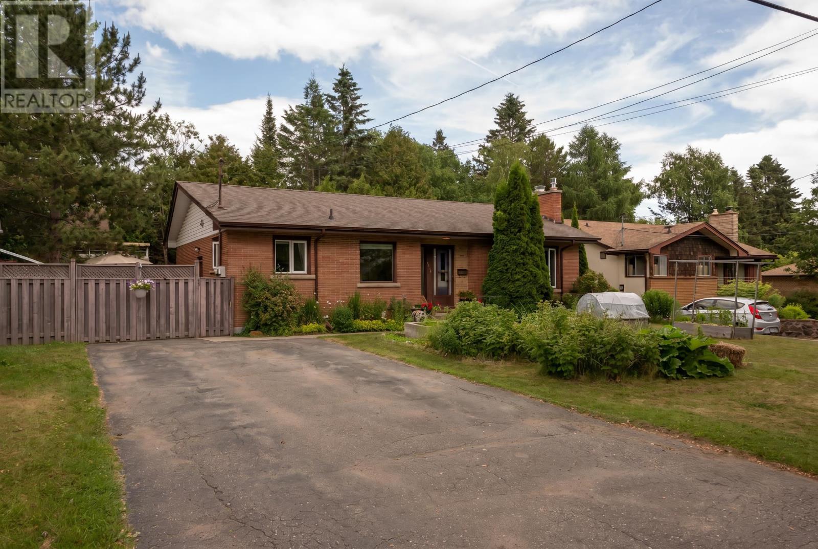 238 NELSON ST - 1