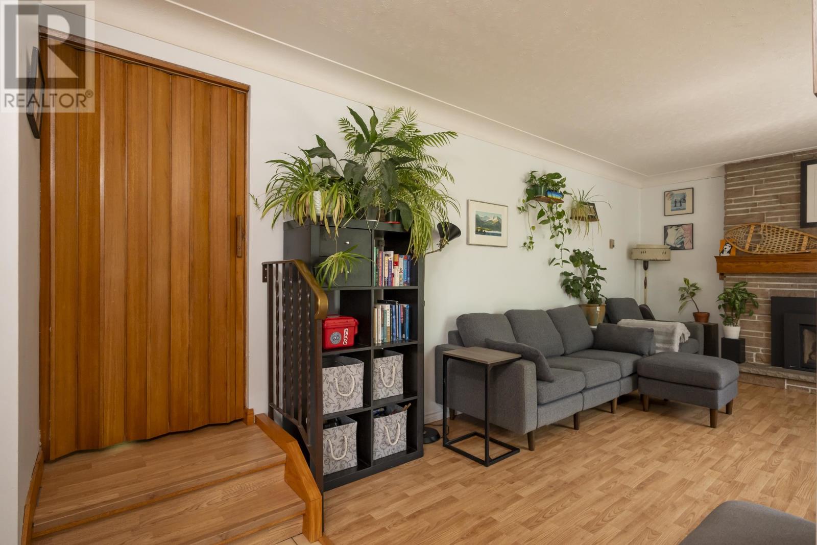 238 NELSON ST - 10