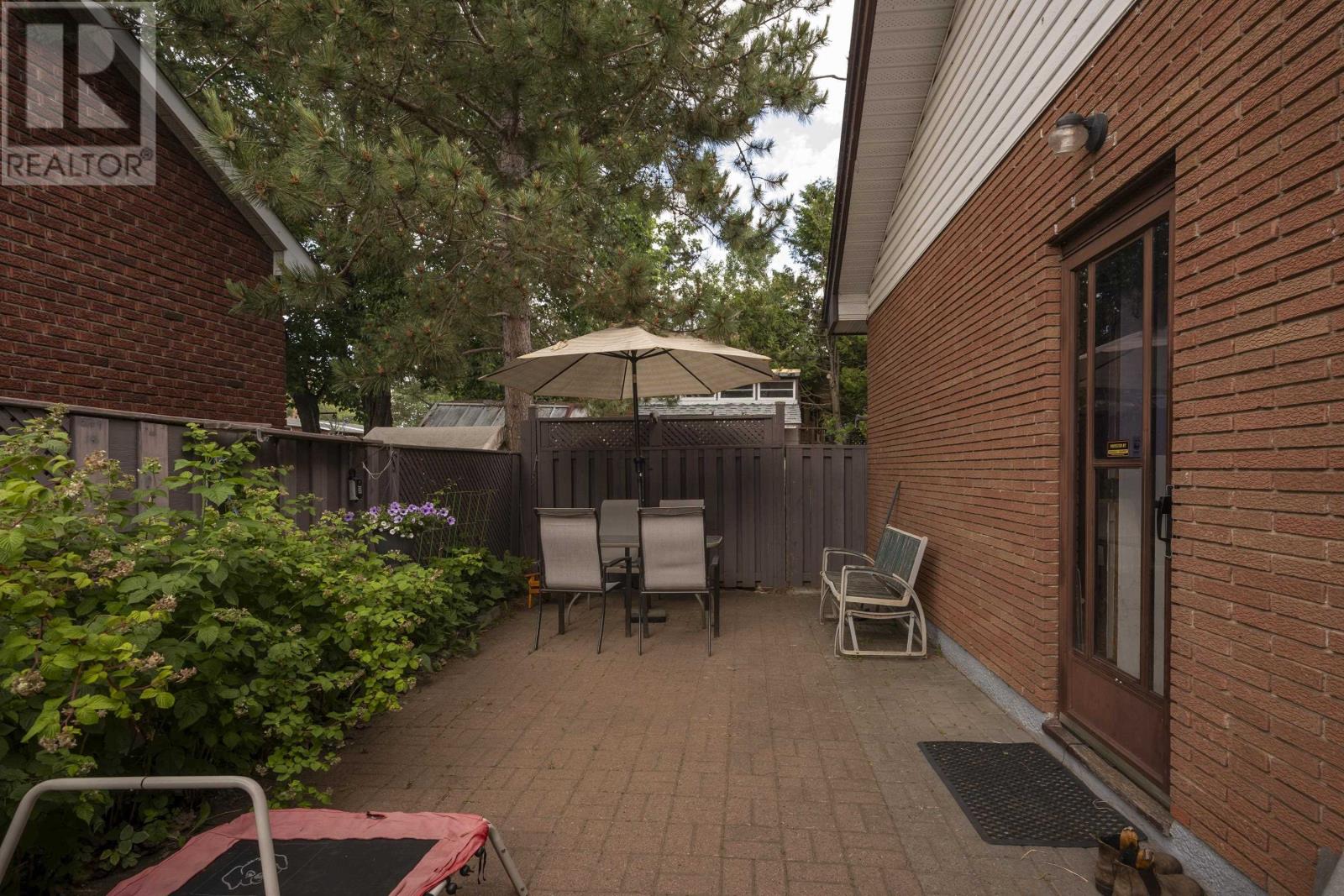238 NELSON ST - 4