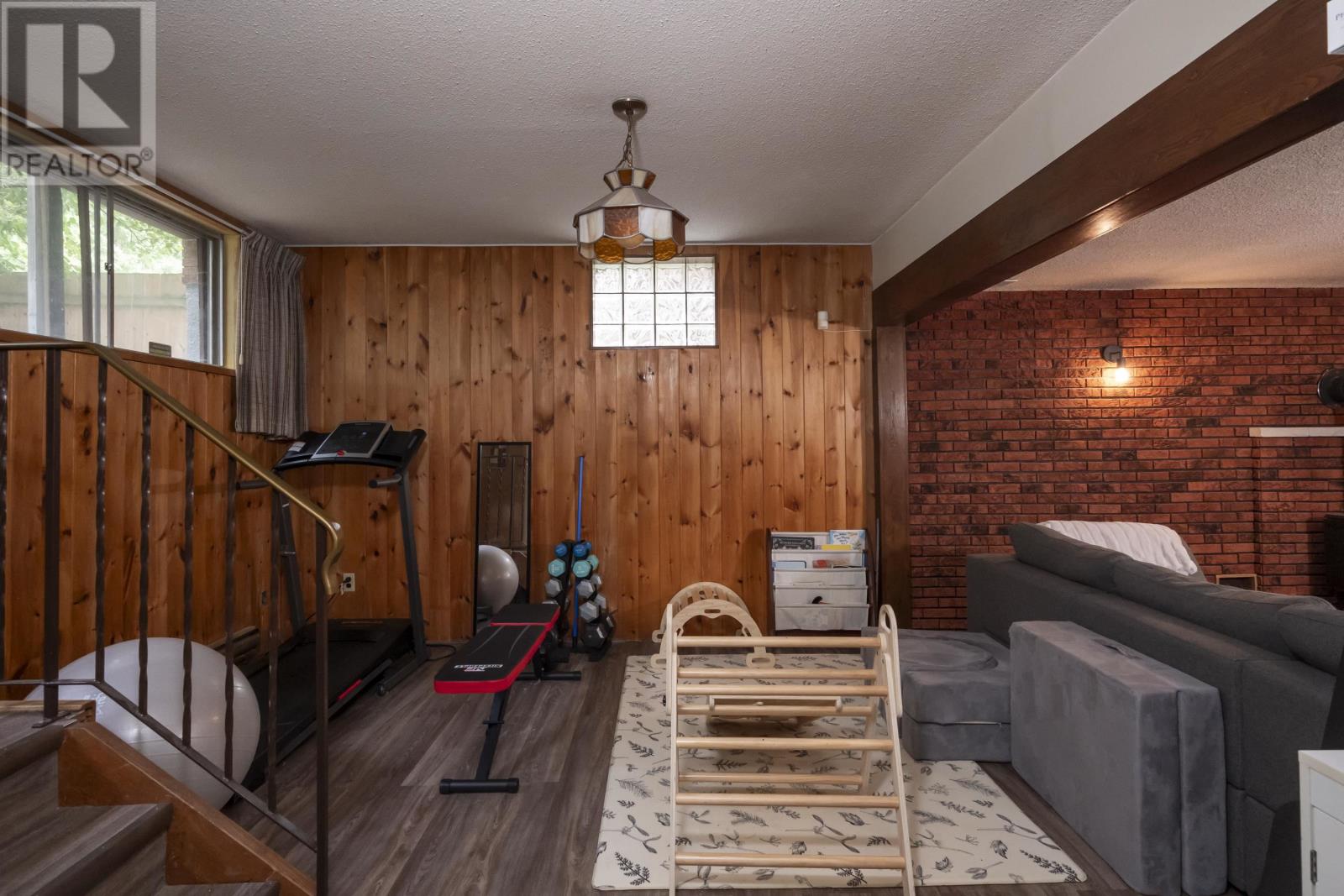 238 NELSON ST - 40
