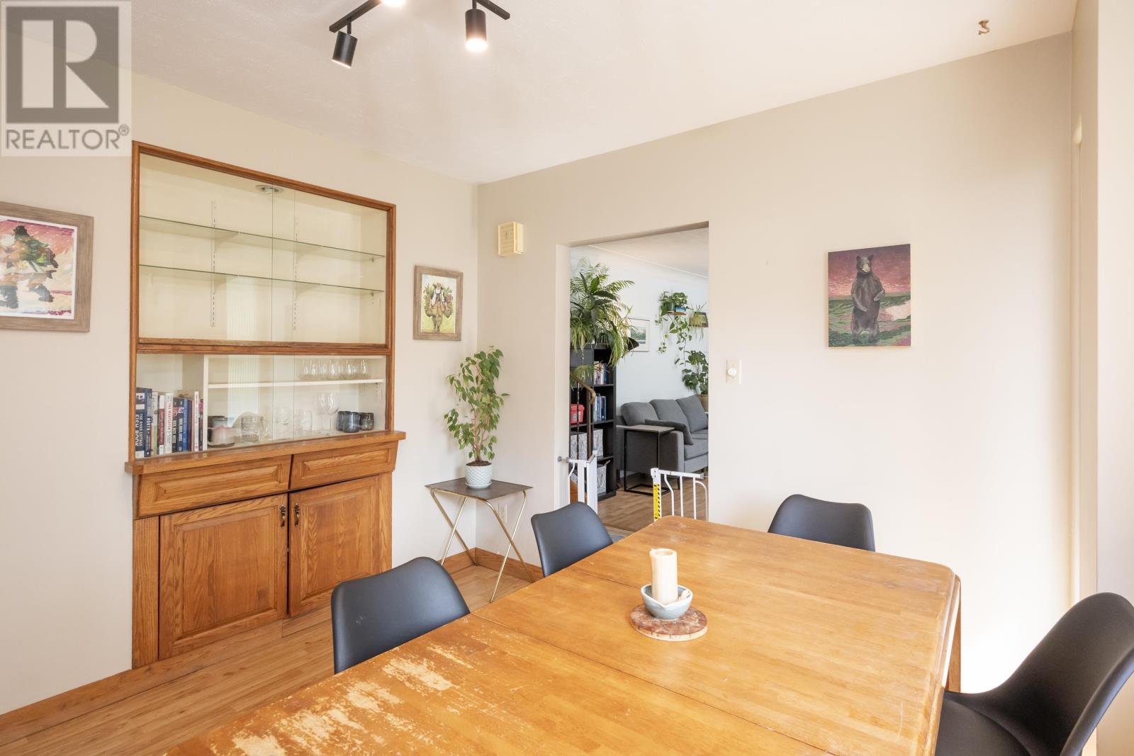 238 NELSON ST - 19