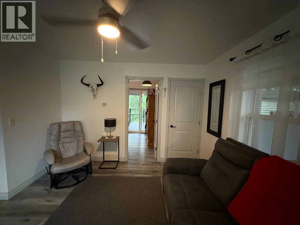 4703 47 Avenue - 17
